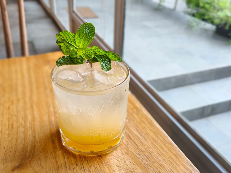 Fresh Lemonade Wing Snob drink